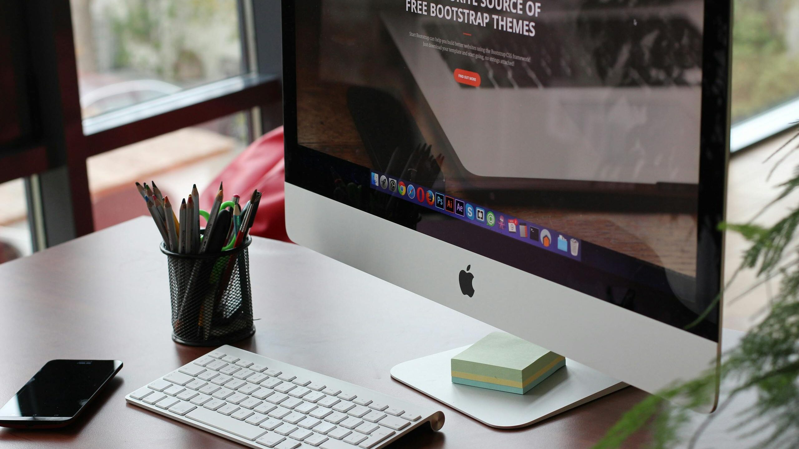 Silver Imac Turned on